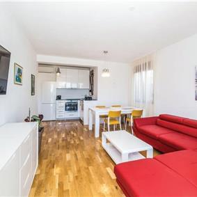 5 Bedroom Beachfront Villa with Pool in Kastel Stafilic near Trogir, Sleeps 10